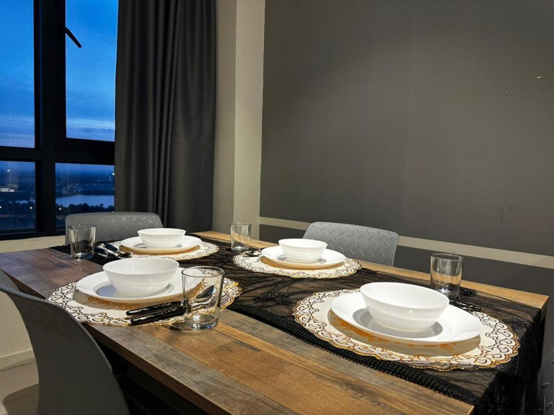 Tamarind Suite 2Q Beds Cyberjaya Luaran gambar